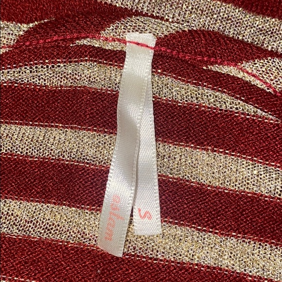 Estam- Gold & Maroon Sparkly Long Sleeve Blouse. - Picture 3 of 3